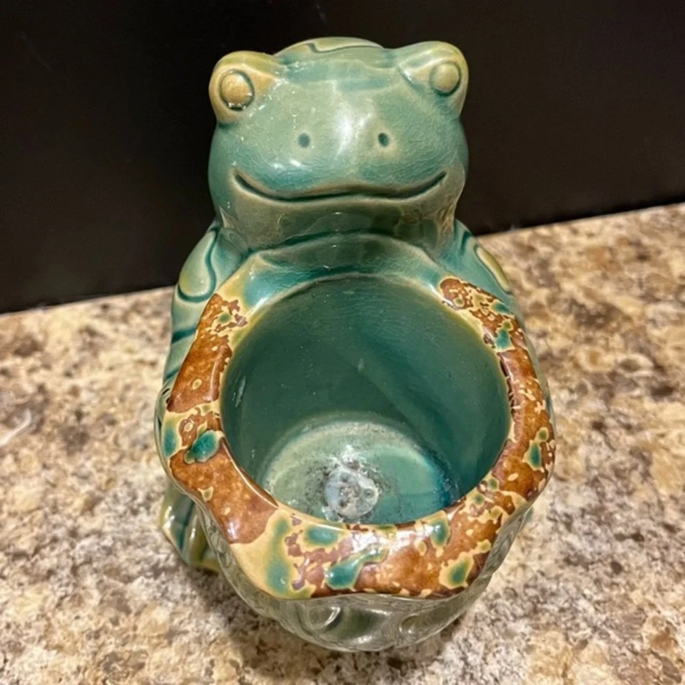 Charming Green Frog Votive Candle Holder with 2 Yankee Candle Votives